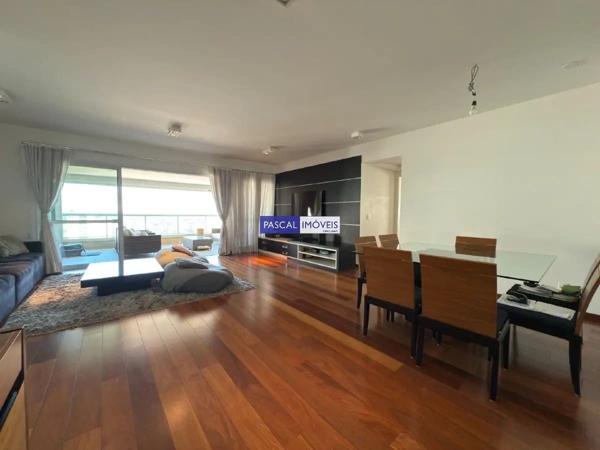 Apartamento em Campo Belo