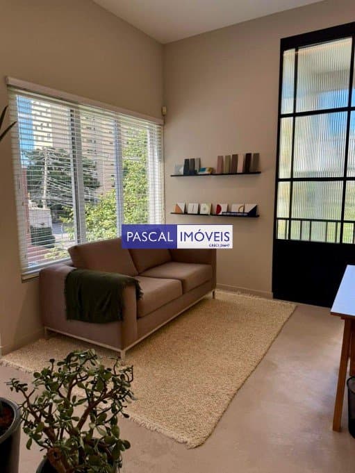 Casa comercial em Campo Belo