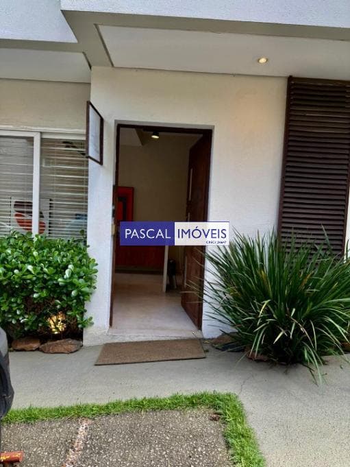 Casa comercial em Campo Belo