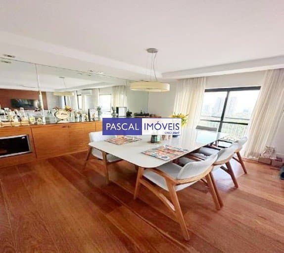 Apartamento em Moema