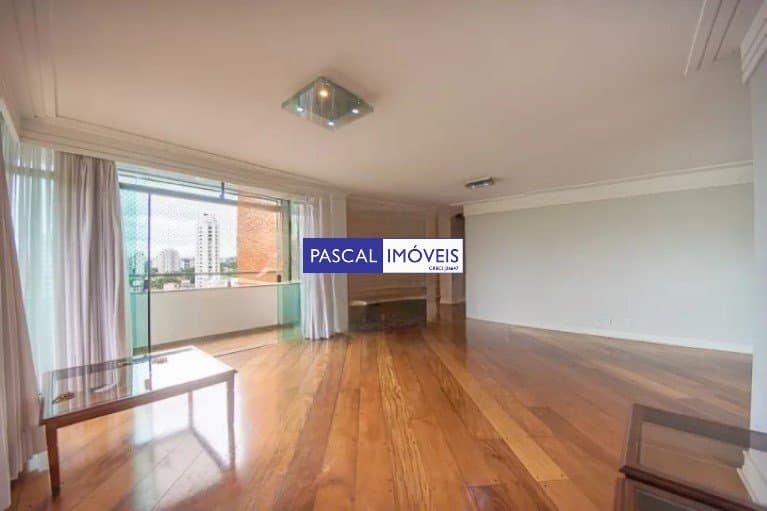 Apartamento em Campo Belo