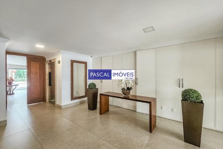 Apartamento em Moema