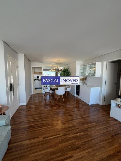 Apartamento em Moema