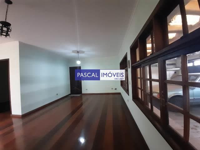Casa comercial em Campo Belo