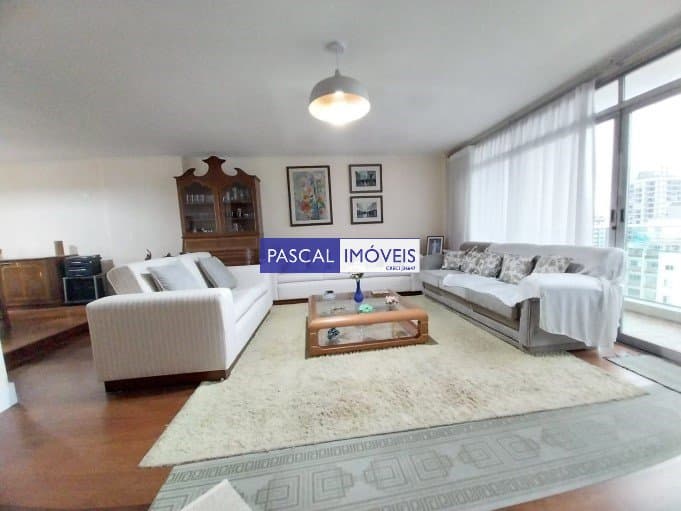 Apartamento em Campo Belo