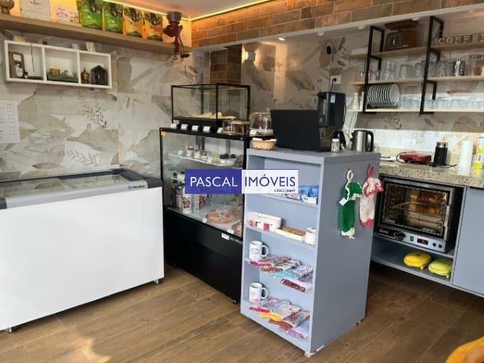Casa comercial em Campo Belo