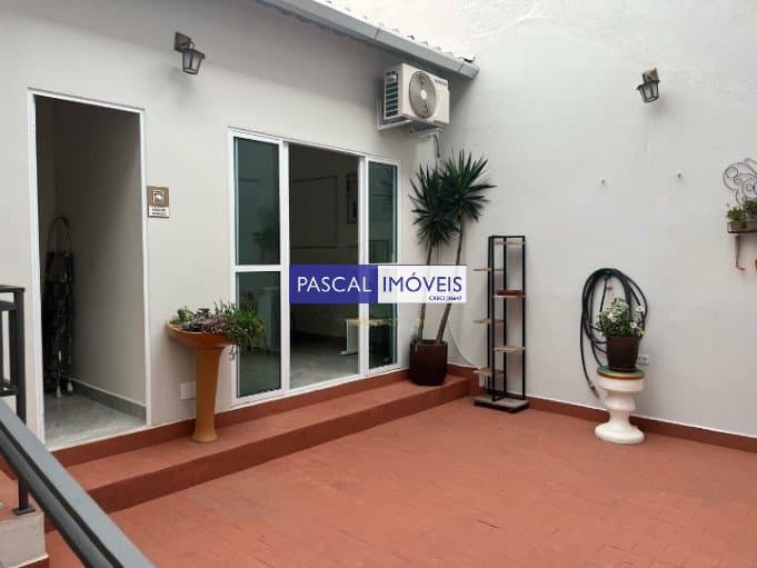 Casa comercial em Campo Belo