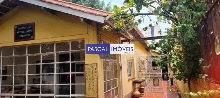 Casa comercial em Campo Belo