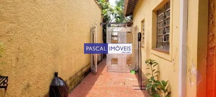 Casa comercial em Campo Belo
