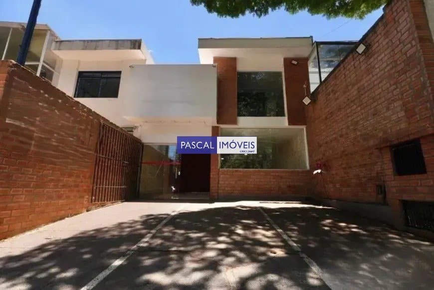 Casa comercial em Campo Belo