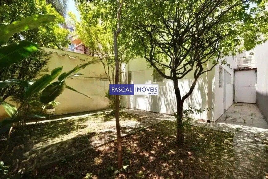 Casa comercial em Campo Belo