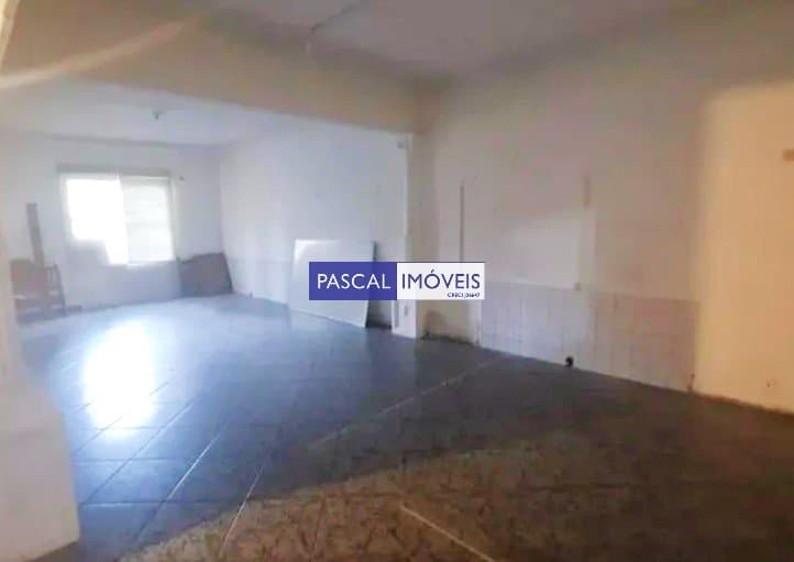 Casa comercial em Campo Belo
