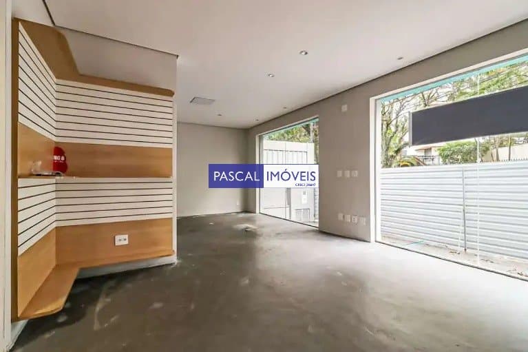 Casa comercial em Moema