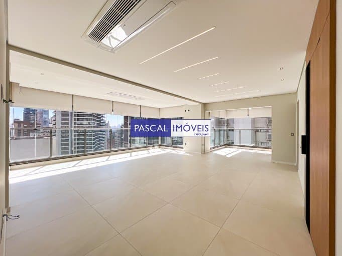 Apartamento em Moema