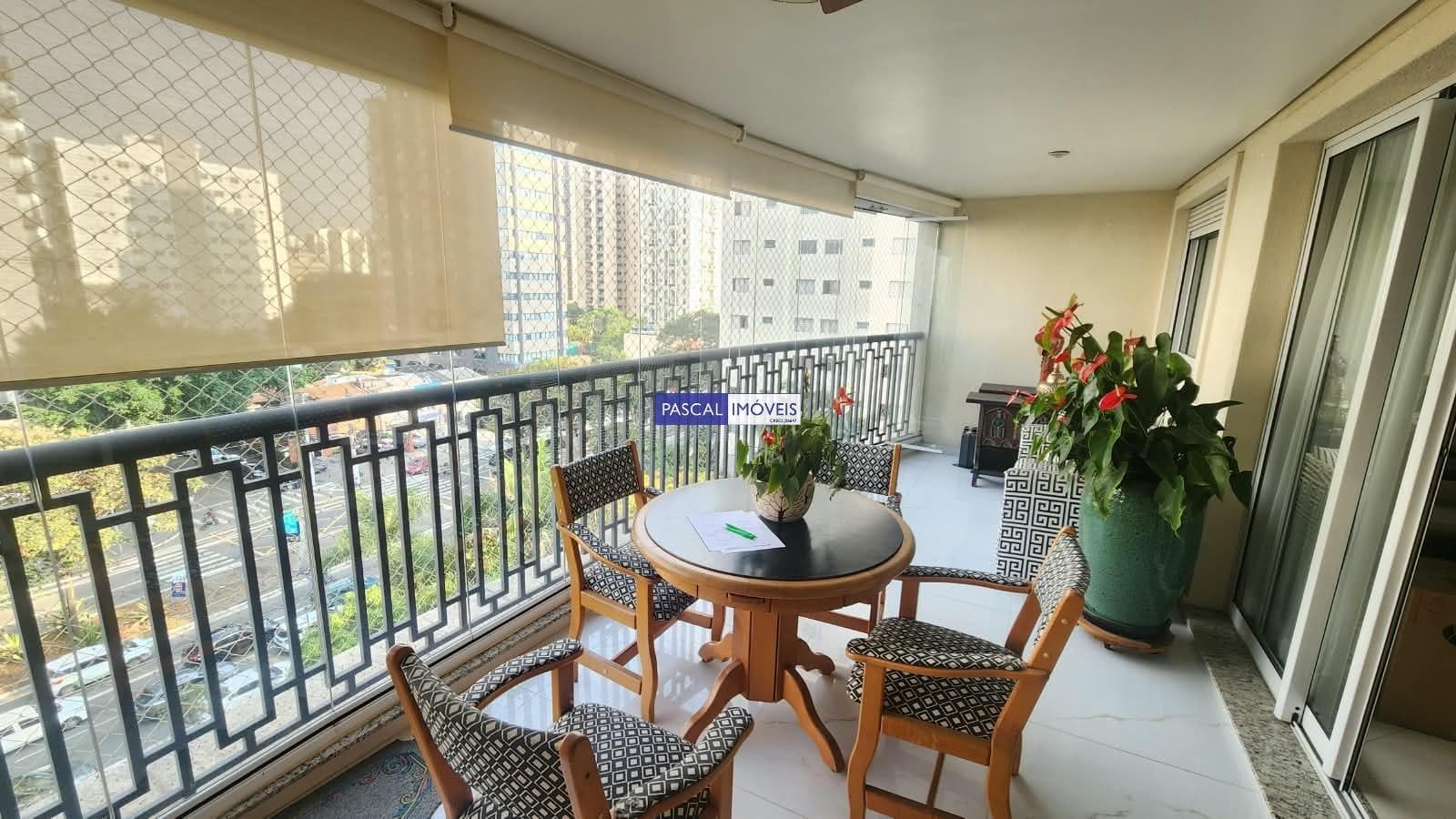 Apartamento em Campo Belo
