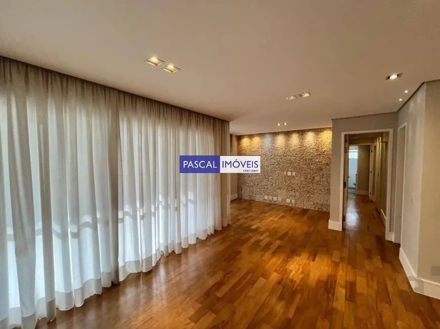 Apartamento em Moema