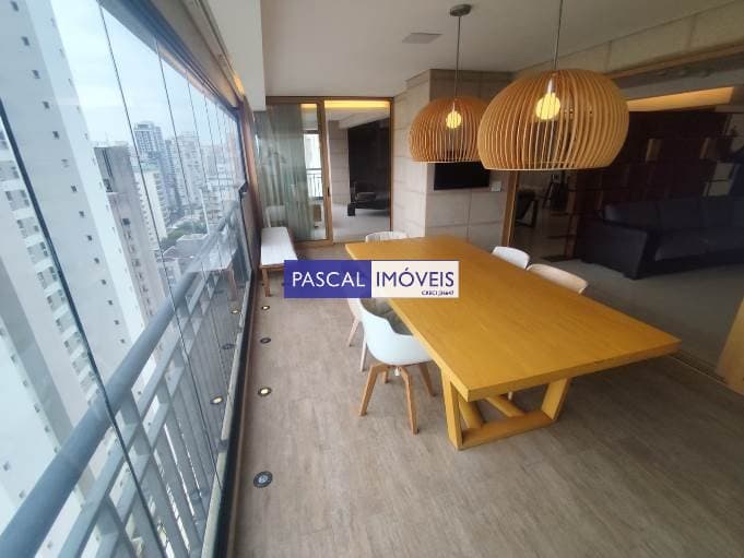 Apartamento em Campo Belo