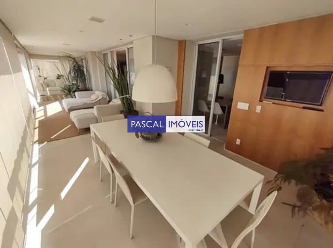 Apartamento em Campo Belo