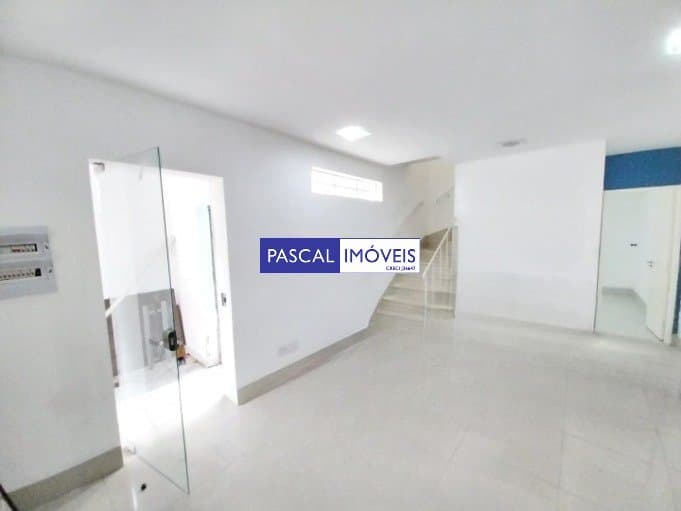 Casa comercial em Campo Belo