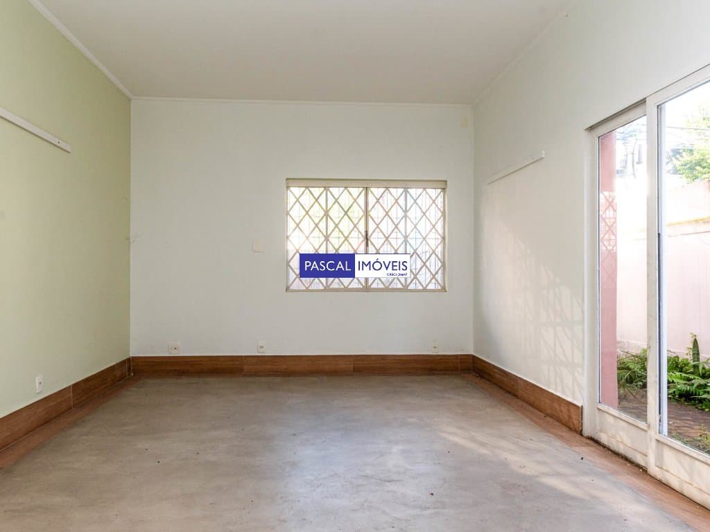 Casa comercial em Campo Belo