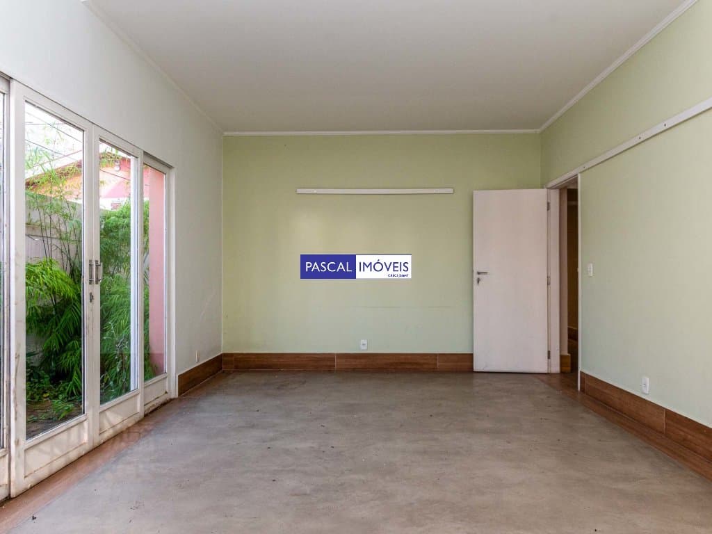 Casa comercial em Campo Belo