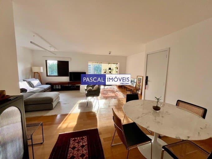 Apartamento em Campo Belo