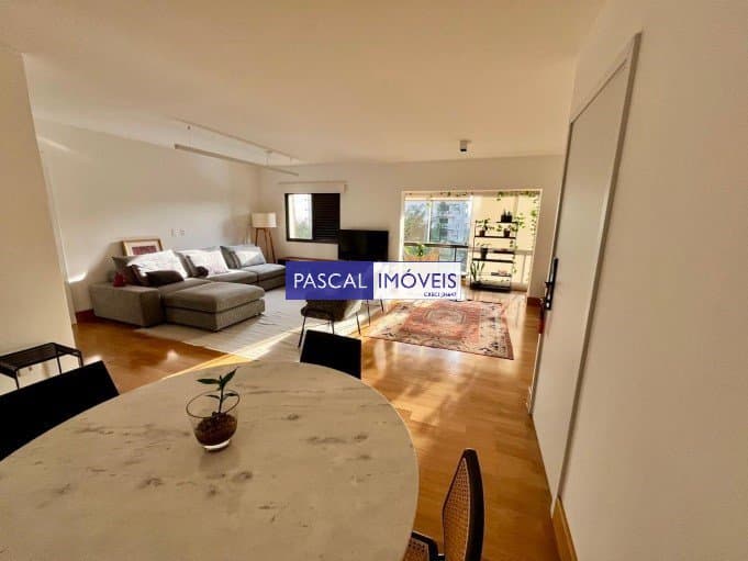 Apartamento em Campo Belo