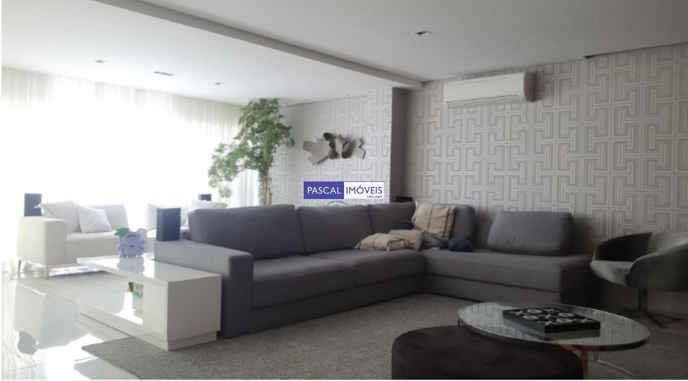 Apartamento em Moema