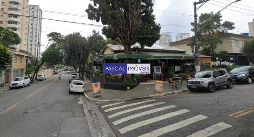 Casa comercial em Campo Belo