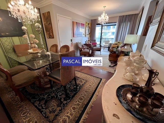 Apartamento em Campo Belo
