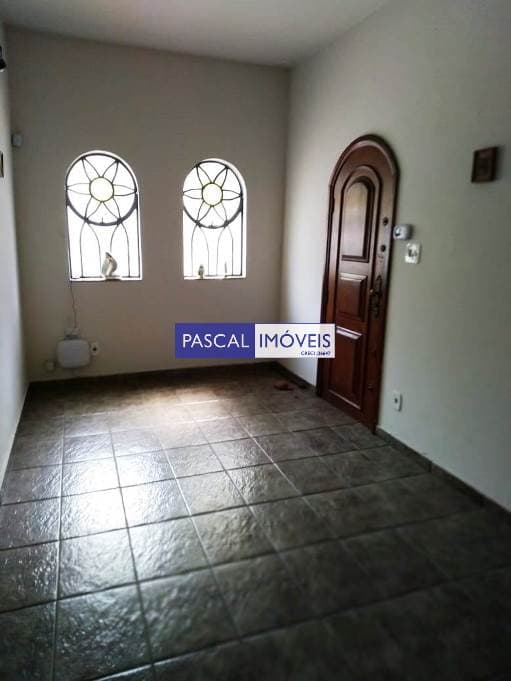 Casa comercial em Campo Belo