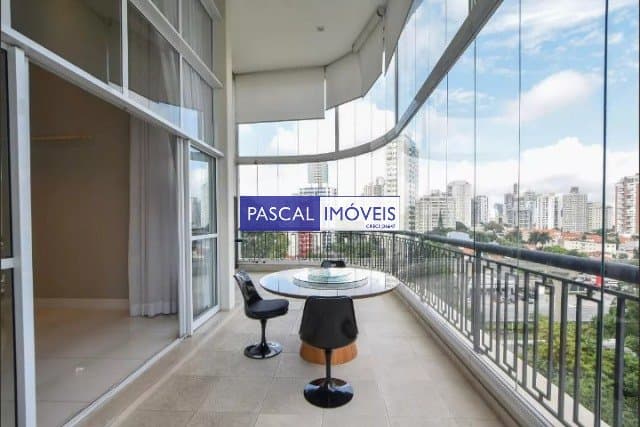 Apartamento em Campo Belo