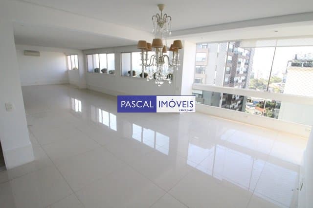 Apartamento em Campo Belo