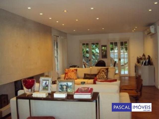 Casa em Condominio em Portal do Morumbi